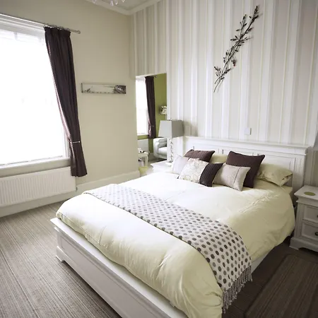 Vale House-2